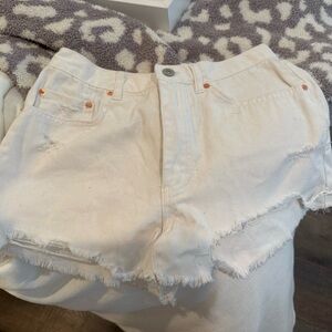 Casual White Frayed Denim Shorts